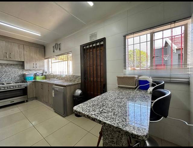 3 BEDROOM HOUSE FOR SALE IN STRUBENVALE